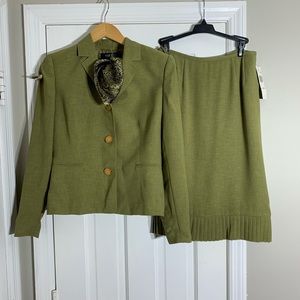 Kasper The Alongquin Green Career Suit 6 NWT!
